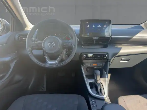 MAZDA 2 (8/15)