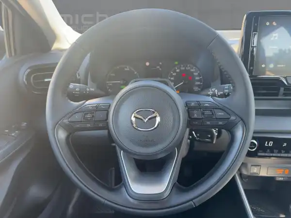 MAZDA 2 (9/15)