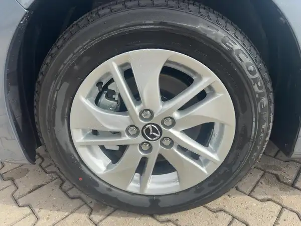 MAZDA 2 (7/15)