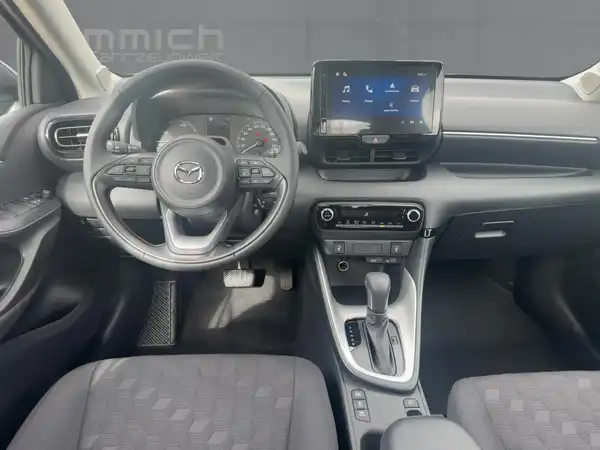 MAZDA 2 (8/15)
