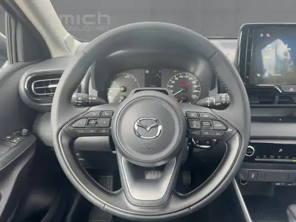 MAZDA 2 (9/15)