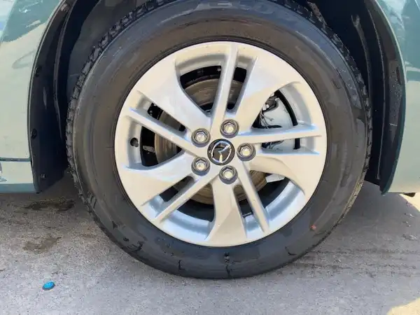 MAZDA 2 (7/15)