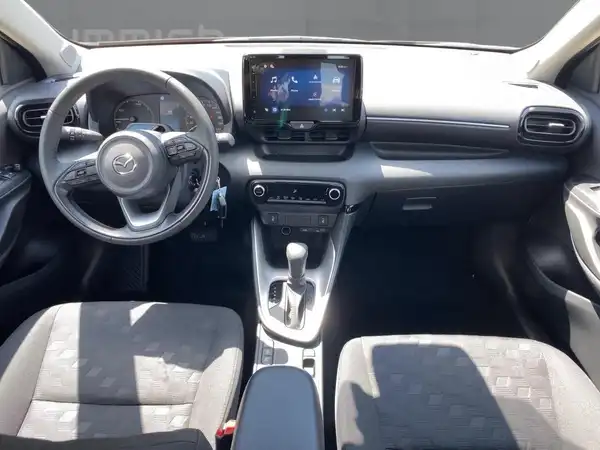 MAZDA 2 (8/15)