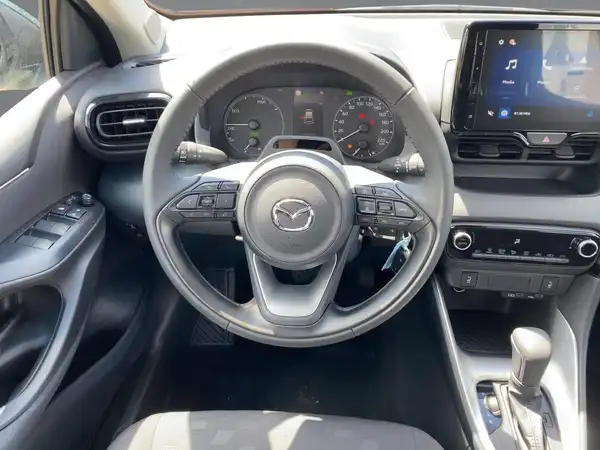 MAZDA 2 (9/15)