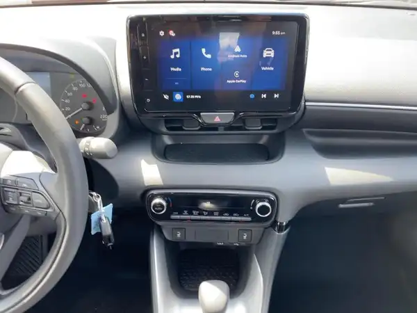 MAZDA 2 (10/15)