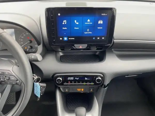 MAZDA 2 (9/15)