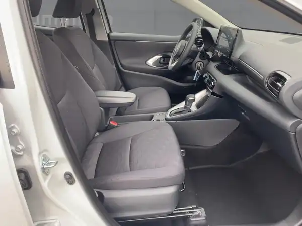 MAZDA 2 (10/15)
