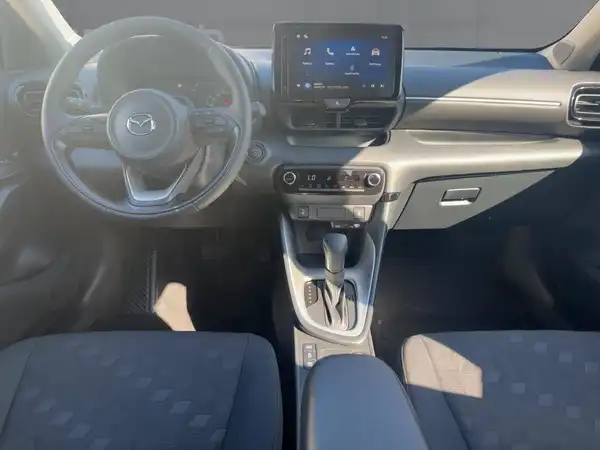 MAZDA 2 (8/15)