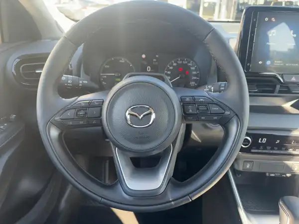 MAZDA 2 (9/15)