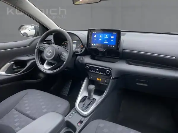 MAZDA 2 (8/15)