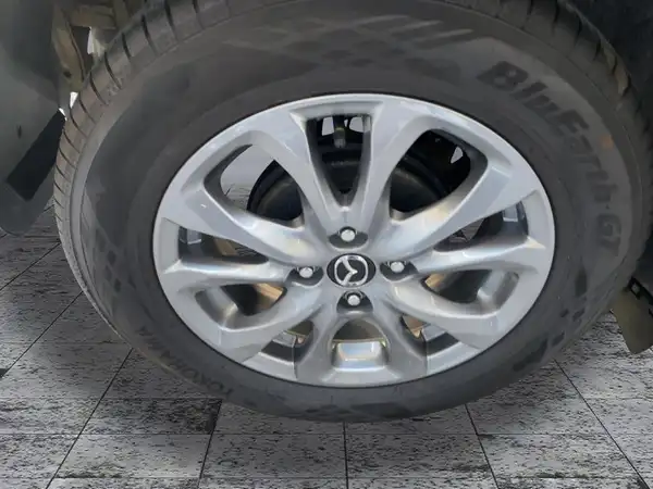 MAZDA 2 (7/15)