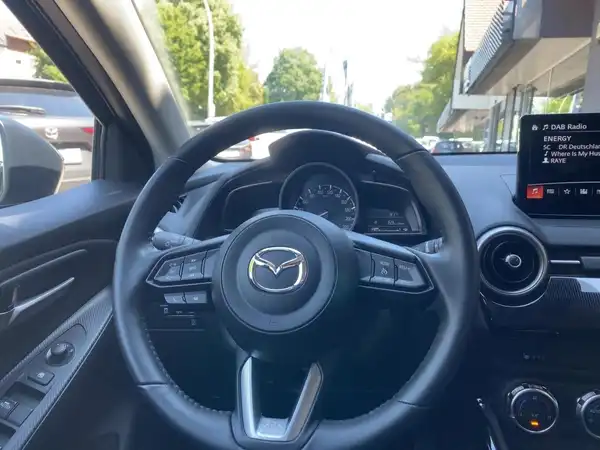 MAZDA 2 (9/15)