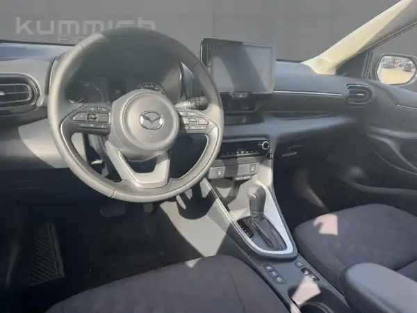 MAZDA 2 (8/15)