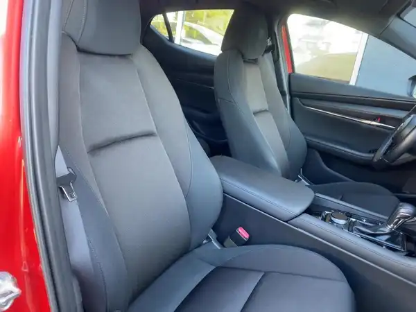 MAZDA 3 (11/15)