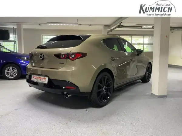 MAZDA 3 NAGISA (4/15)