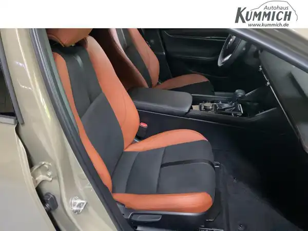 MAZDA 3 NAGISA (10/15)