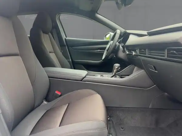 MAZDA 3 (11/15)