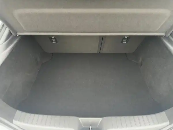 MAZDA 3 (13/15)