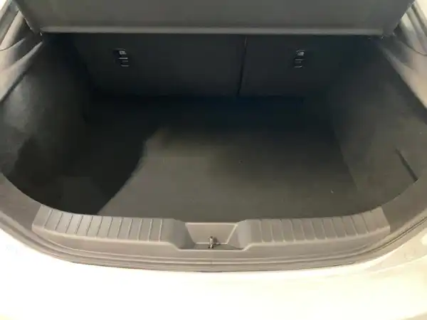 MAZDA 3 NAGISA (13/15)