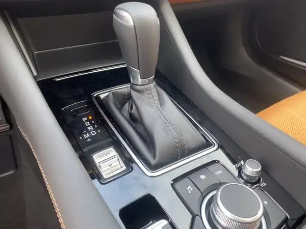 MAZDA 6 20TH ANNIVERSARY (14/15)