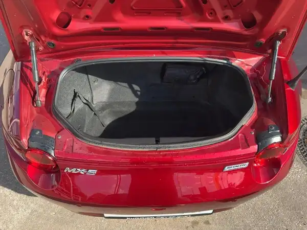 MAZDA MX-5 (12/15)