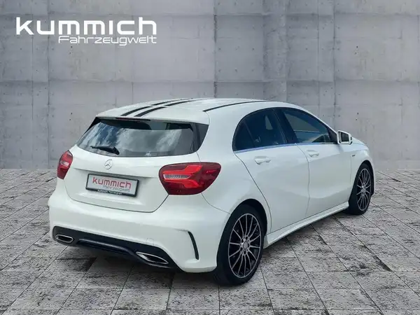 MERCEDES-BENZ A 180 (4/15)