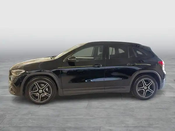 MERCEDES-BENZ GLA (2/18)