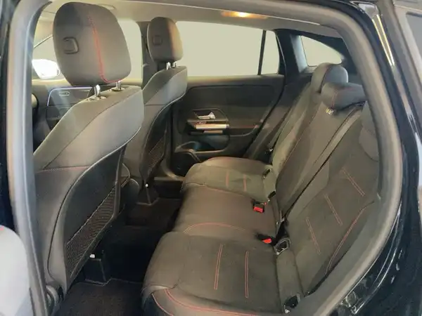 MERCEDES-BENZ GLA (11/18)