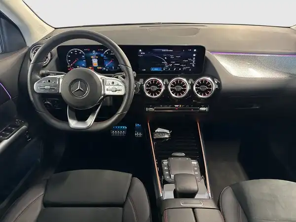 MERCEDES-BENZ GLA (15/18)
