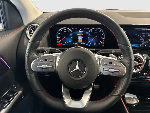 MERCEDES-BENZ GLA (16/18)