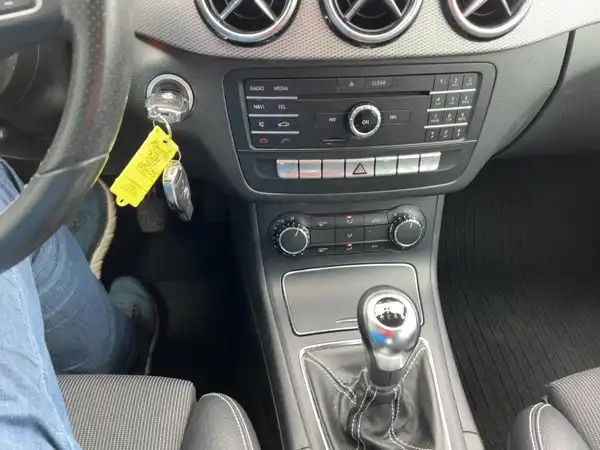 MERCEDES-BENZ M-KLASSE (9/13)