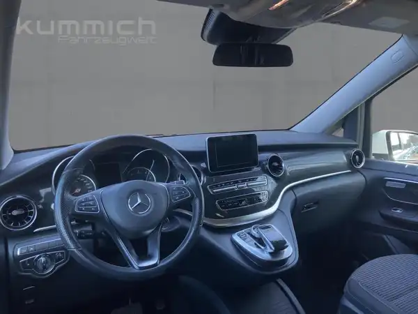 MERCEDES-BENZ V 250 (8/15)