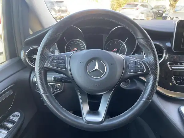 MERCEDES-BENZ V 250 (9/15)