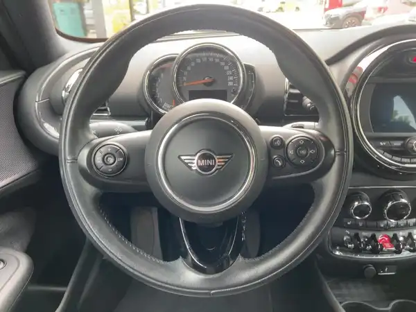 MINI COOPER CLUBMAN (9/15)