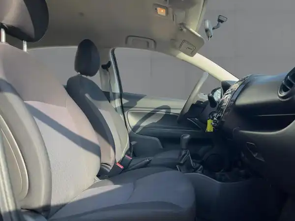 MITSUBISHI SPACE (11/15)