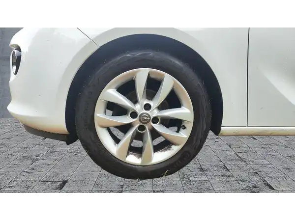 OPEL ADAM (13/14)