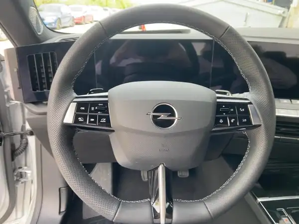 OPEL ASTRA GS (9/15)