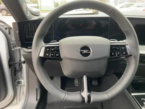 OPEL ASTRA GS (9/15)