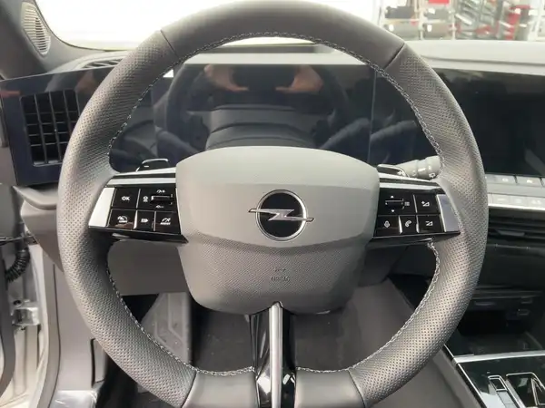 OPEL ASTRA GS (9/15)