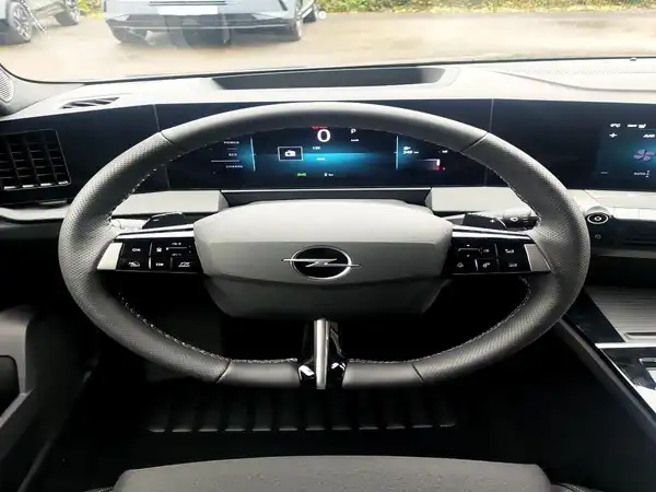 OPEL ASTRA GS (9/14)