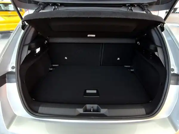 OPEL ASTRA GS (13/15)