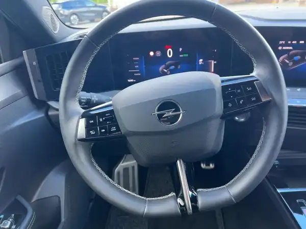 OPEL ASTRA GS (9/14)