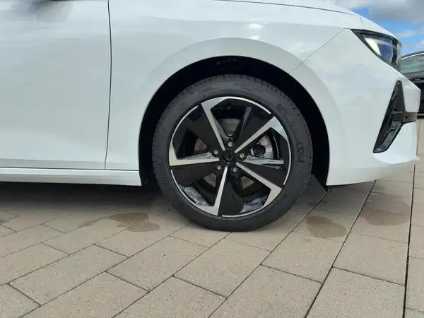OPEL ASTRA GS (7/15)