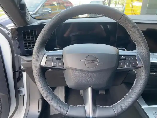 OPEL ASTRA SPORTS TOURER GS (9/15)