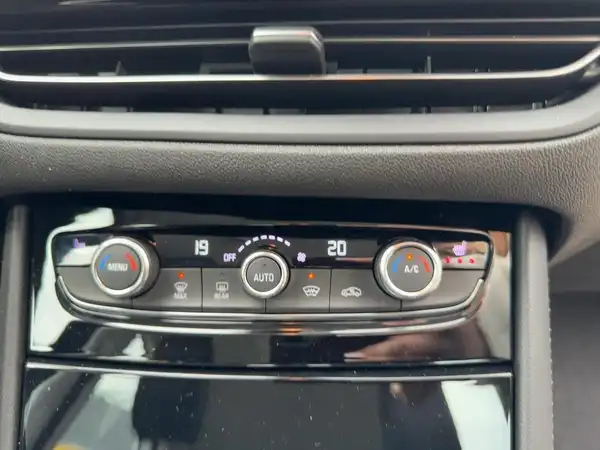 OPEL GRANDLAND GS (10/15)