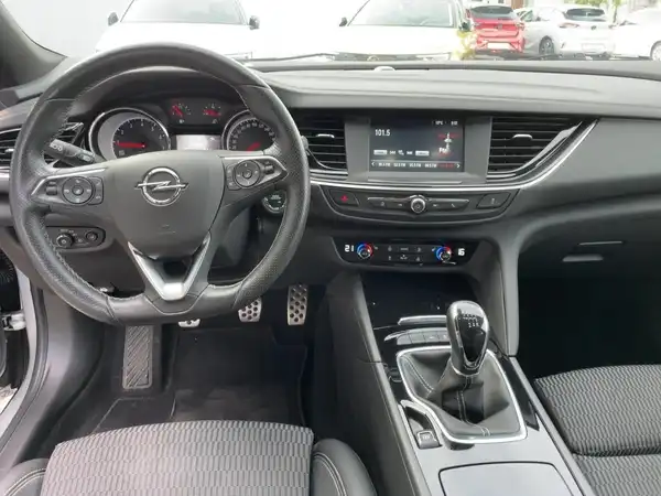 OPEL INSIGNIA (8/15)
