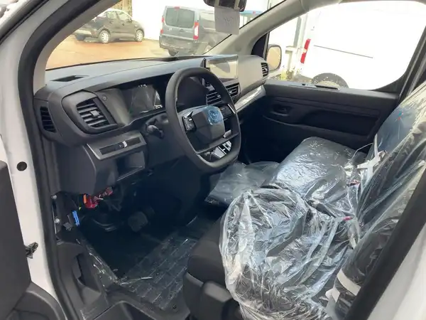 OPEL VIVARO (5/8)