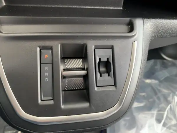 OPEL VIVARO (6/8)