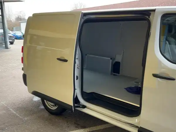 OPEL VIVARO (13/15)