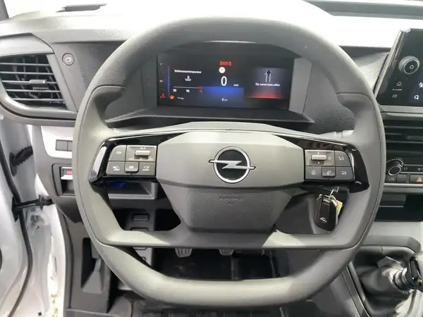 OPEL VIVARO (9/15)